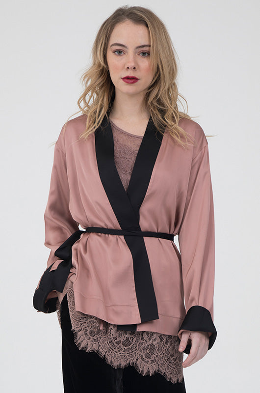 Model is wearing the Smock Wrap Shirt Kimono in rose with the All Over Lace Top in rose underneath, and the Anastasia Lace Velvet Pats in black.